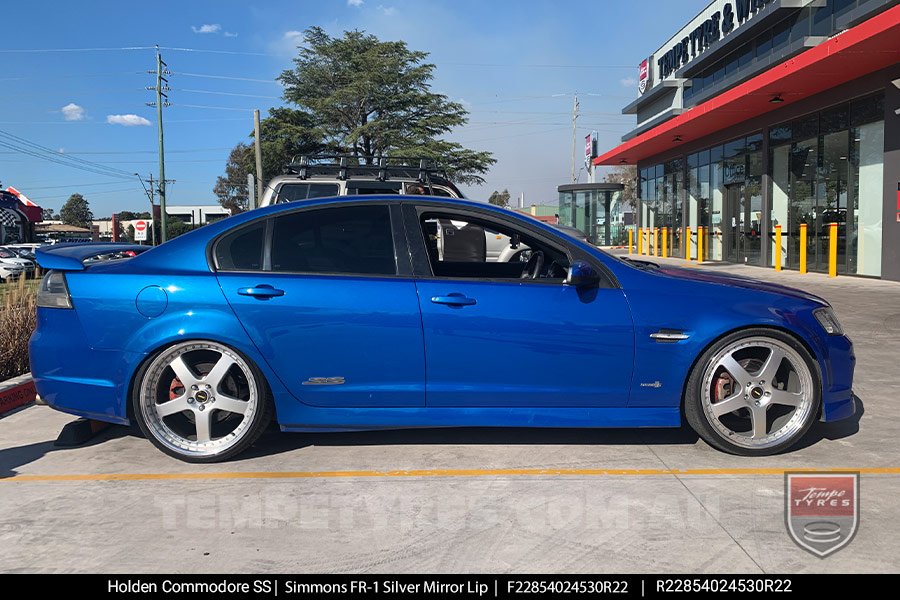 22x8.5 22x9.5 Simmons FR-1 Silver on Holden Commodore VF