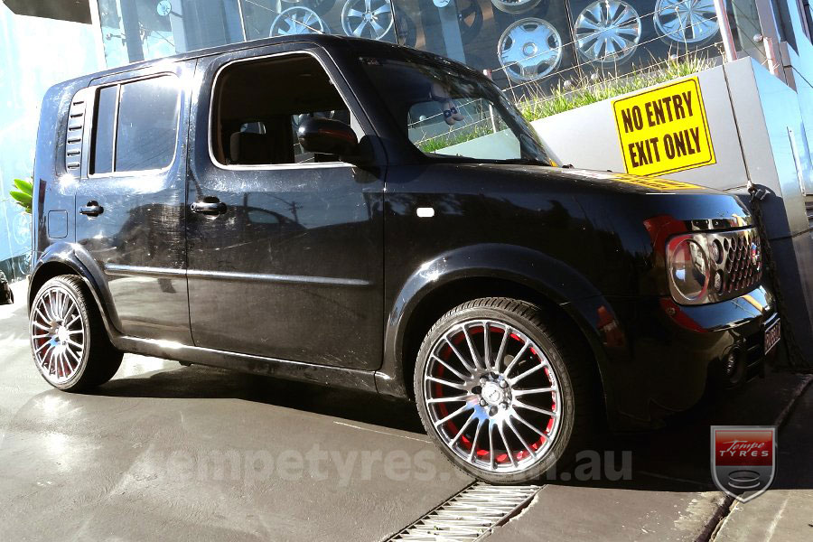 17x7.5 Fox X-tuning on NISSAN CUBE