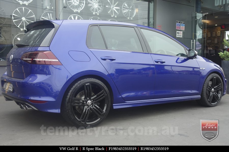 19x8.5 R Spec Black on VW GOLF