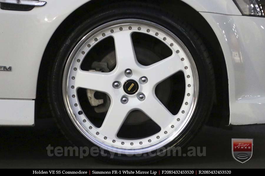 20x8.5 20x9.5 Simmons FR-1 White on HOLDEN COMMODORE VE