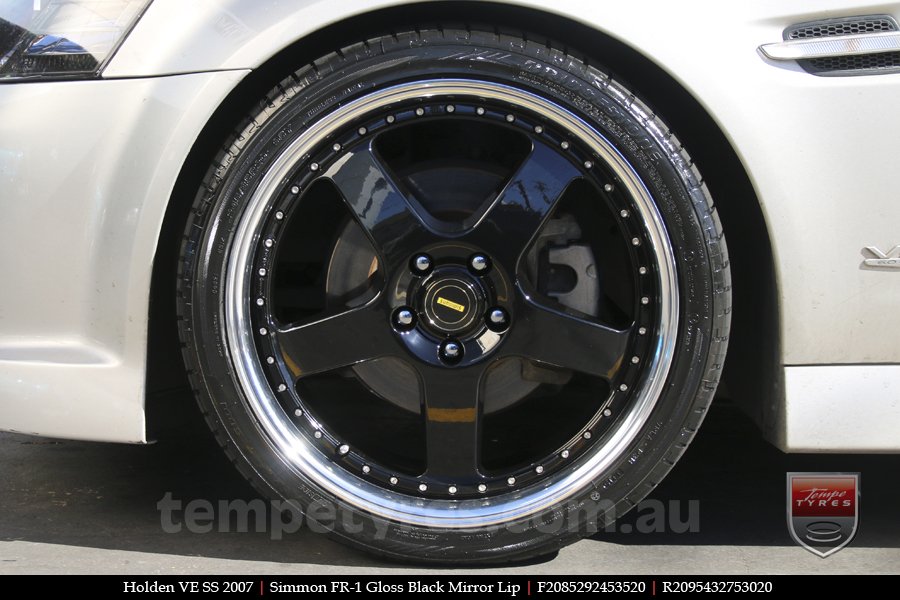 20x8.5 20x9.5 Simmons FR-1 Gloss Black on HOLDEN COMMODORE VE