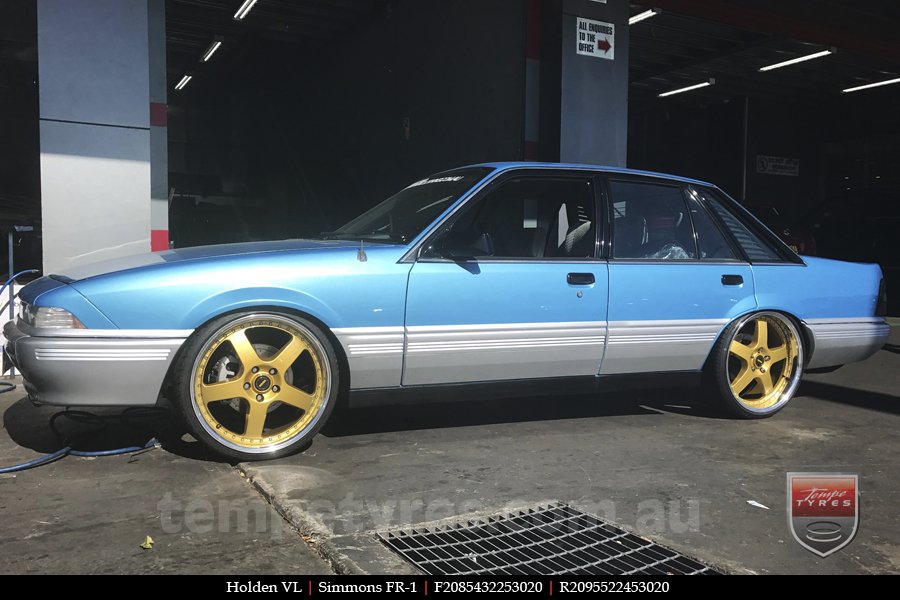 20x8.5 20x9.5 Simmons FR-1 Gold on HOLDEN COMMODORE VL