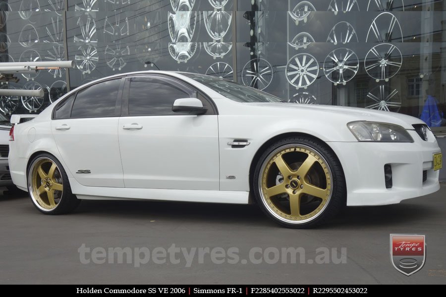 22x8.5 22x9.5 Simmons FR-1 Gold on HOLDEN COMMODORE VE