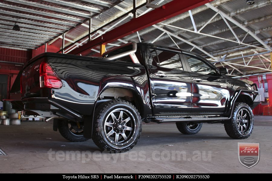 20x9.0 Fuel Maverick on TOYOTA HILUX SR5