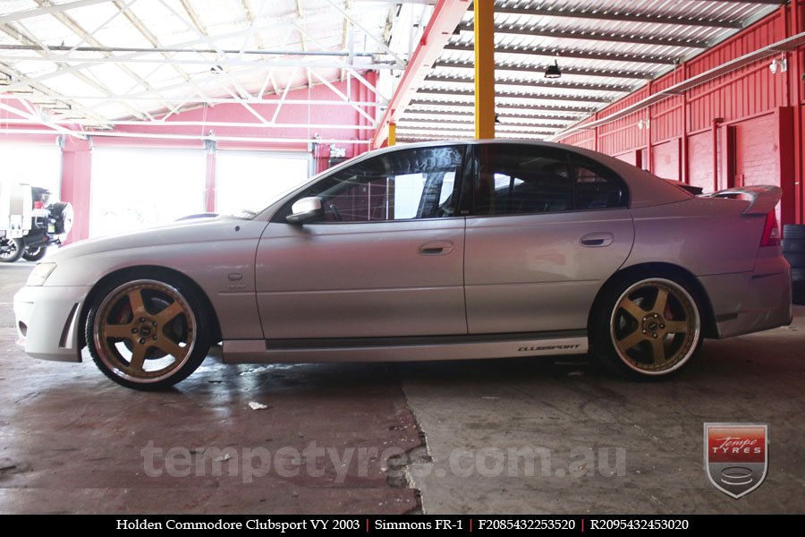 20x8.5 20x9.5 Simmons FR-1 Gold on HOLDEN COMMODORE