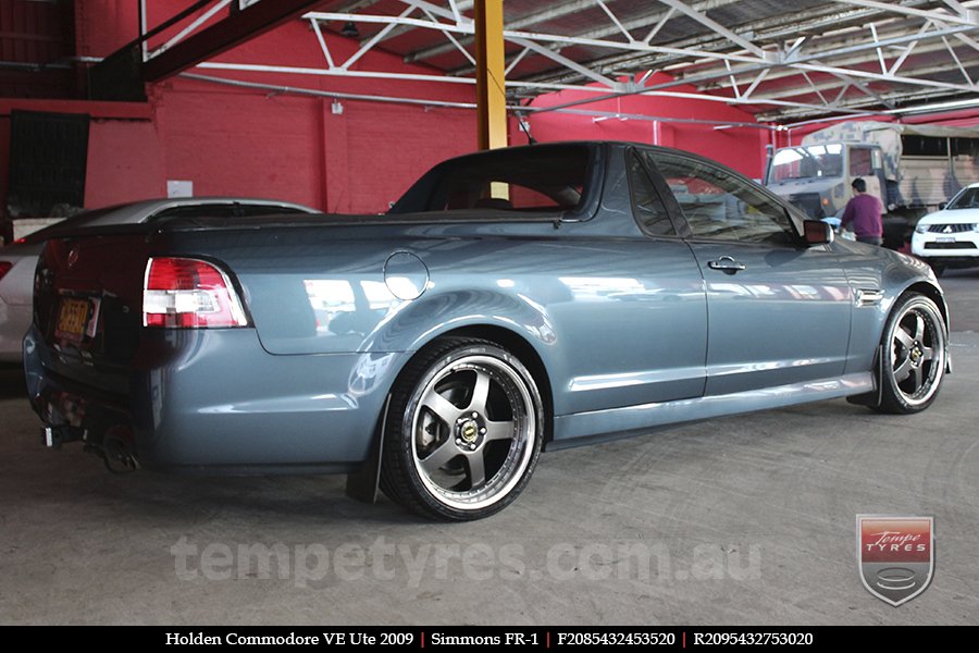 20x8.5 20x9.5 Simmons FR-1 Hyper Dark on HOLDEN COMMODORE VE