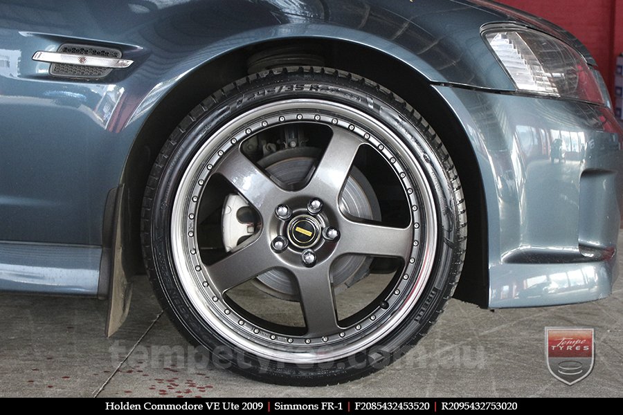 20x8.5 20x9.5 Simmons FR-1 Hyper Dark on HOLDEN COMMODORE VE