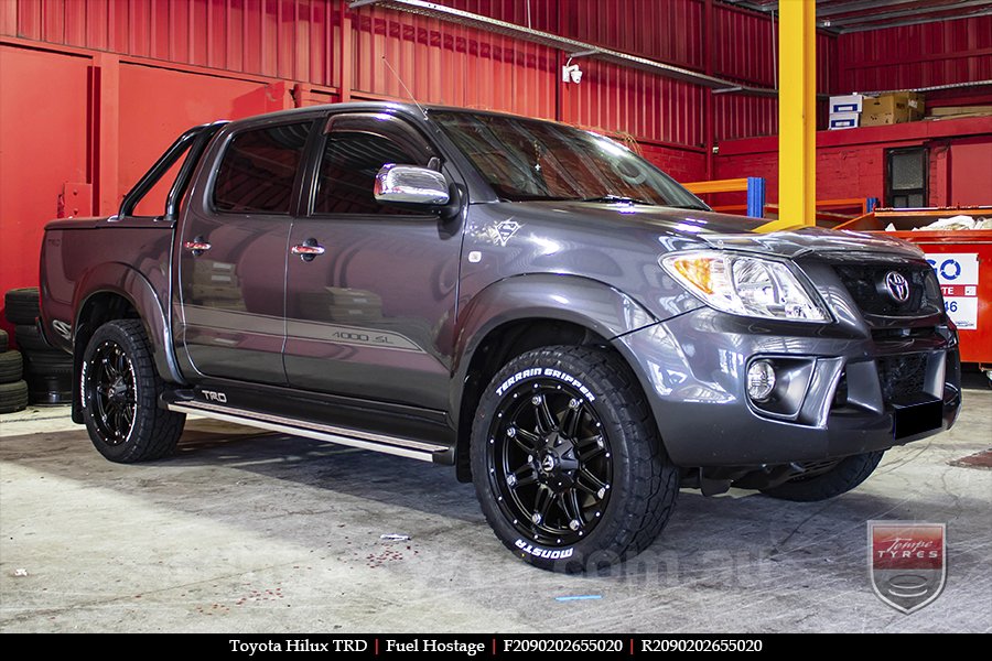 20x9.0 Fuel Hostage on TOYOTA HILUX