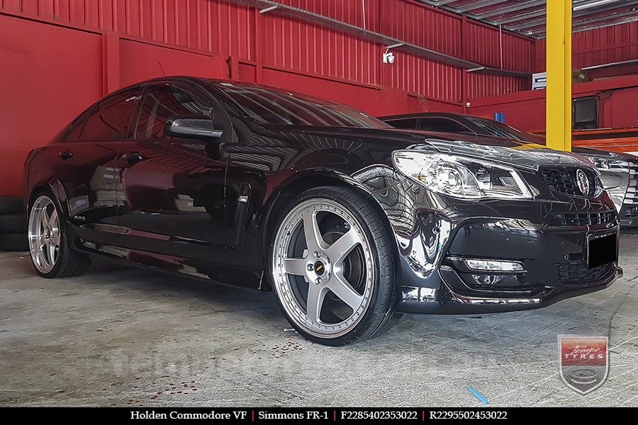 22x8.5 22x9.5 Simmons FR-1 Silver on HOLDEN COMMODORE