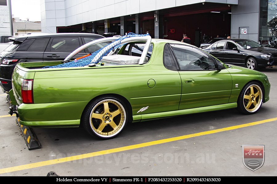 20x8.5 20x9.5 Simmons FR-1 Gold on HOLDEN COMMODORE VY