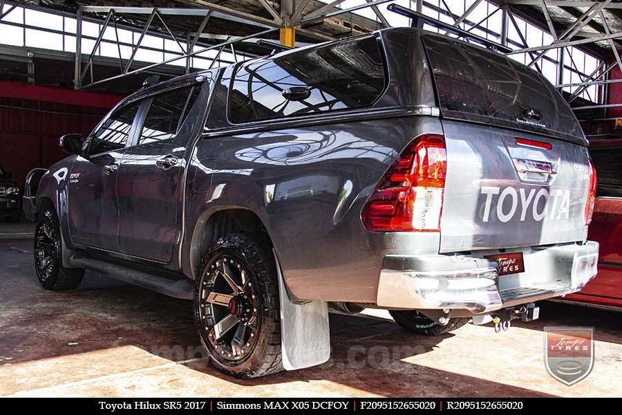 20x9.5 Simmons MAX X05 DCFOY on TOYOTA HILUX SR5