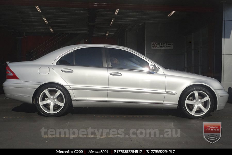 17x7.5 Akuza S004 on MERCEDES C-Class