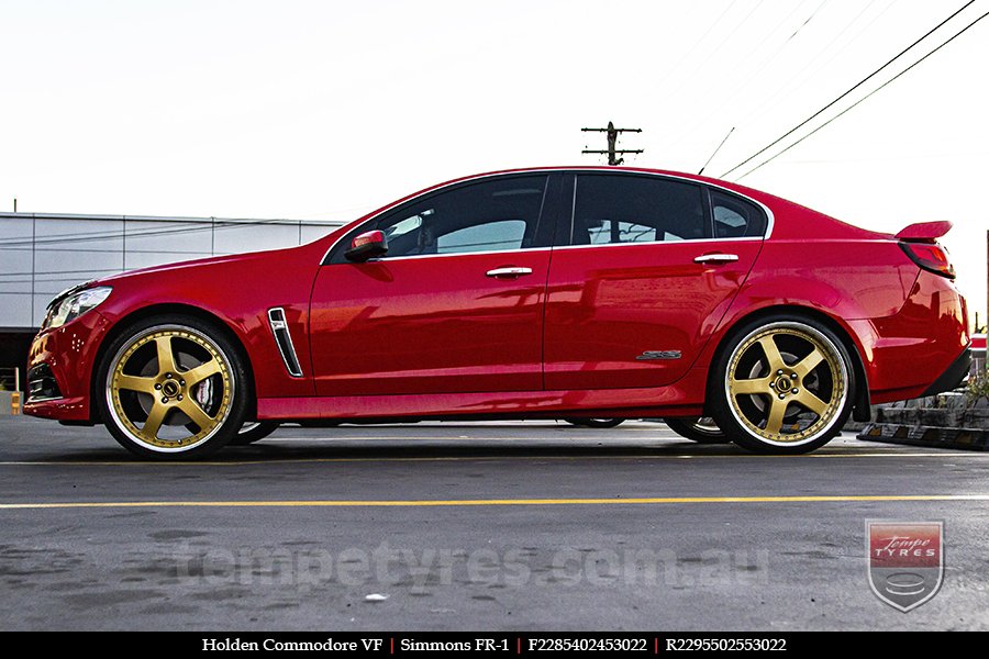 22x8.5 22x9.5 Simmons FR-1 Gold on HOLDEN COMMODORE VF