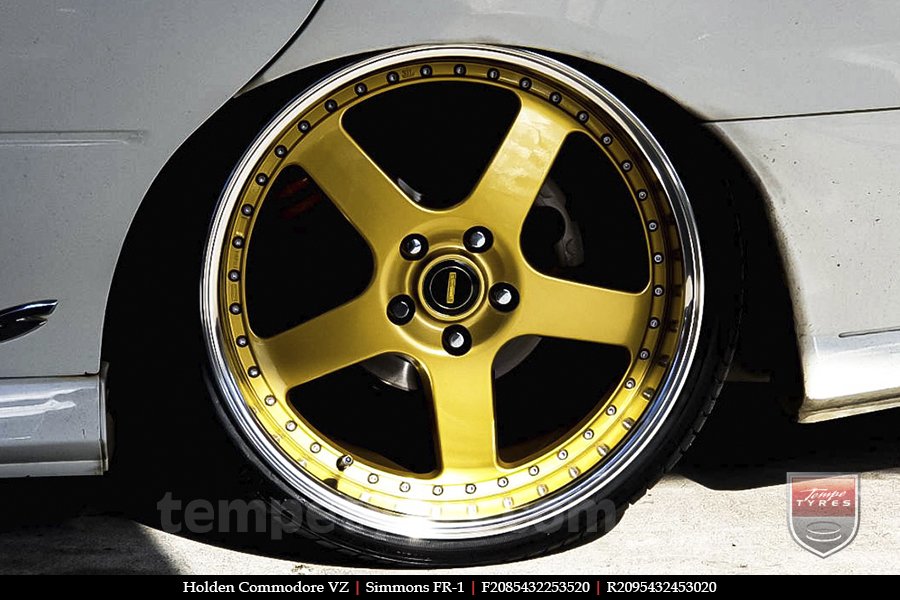 20x8.5 20x9.5 Simmons FR-1 Gold on HOLDEN COMMODORE VZ