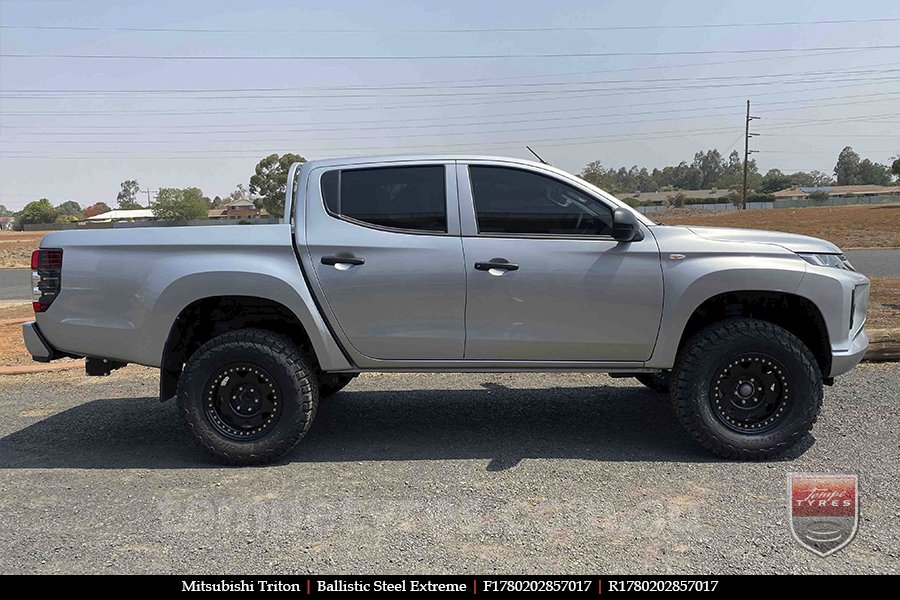 17x8.0 Grudge Offroad Steel Extreme on MITSUBISHI TRITON