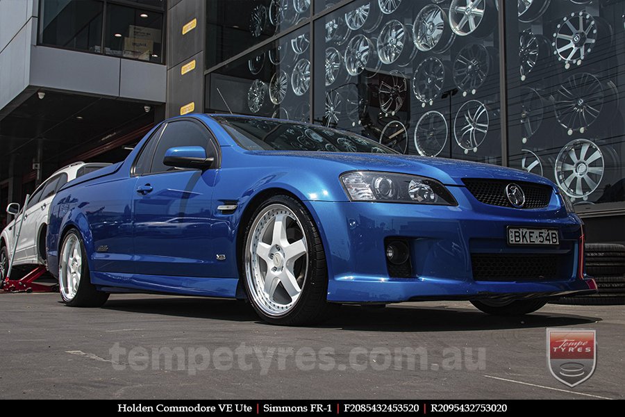 20x8.5 20x9.5 Simmons FR-1 White on HOLDEN COMMODORE VE