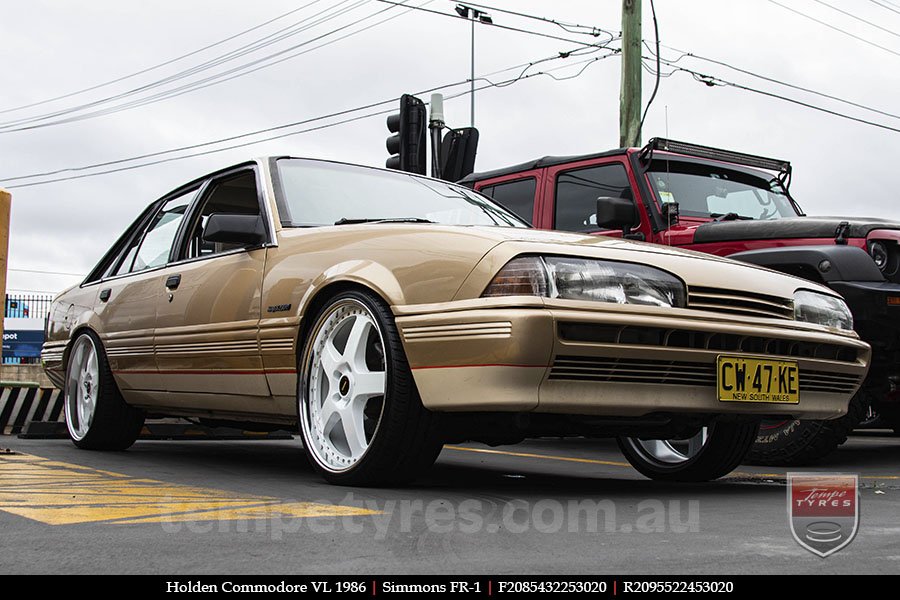 20x8.5 20x9.5 Simmons FR-1 White on HOLDEN COMMODORE VL
