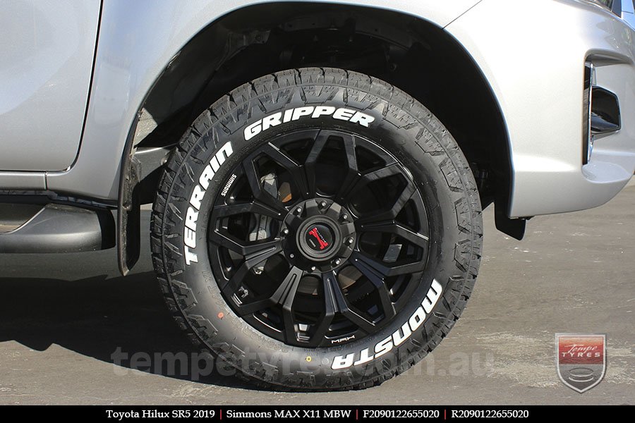 20x9.0 Simmons MAX X11 MBW on TOYOTA HILUX SR5