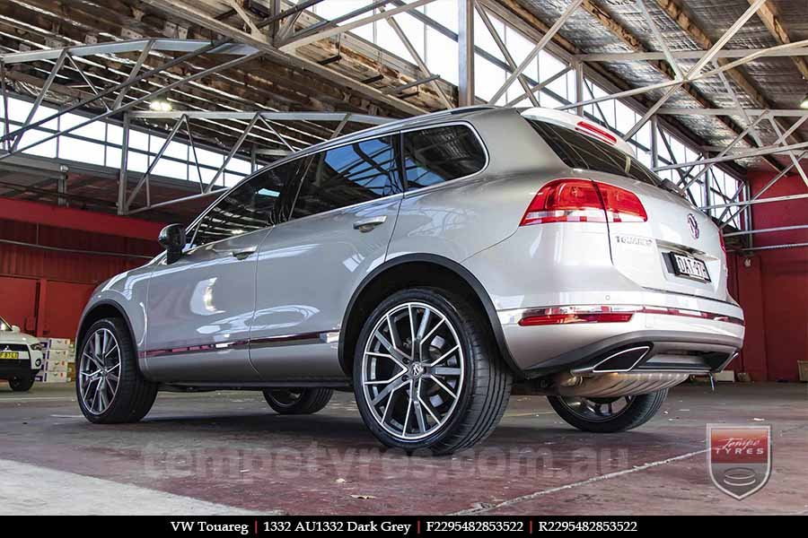 22x9.5 1332 AU1332 Dark Grey on VW TOUAREG