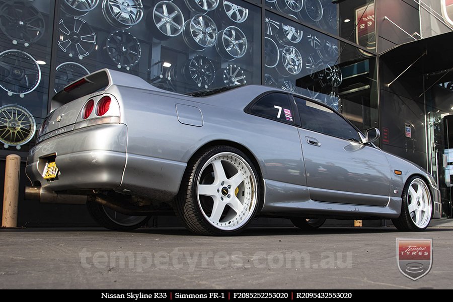 20x8.5 20x9.5 Simmons FR-1 White on NISSAN SKYLINE