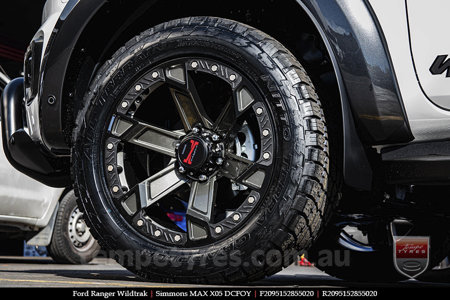 20x9.5 Simmons MAX X05 DCFOY on FORD RANGER WILDTRAK