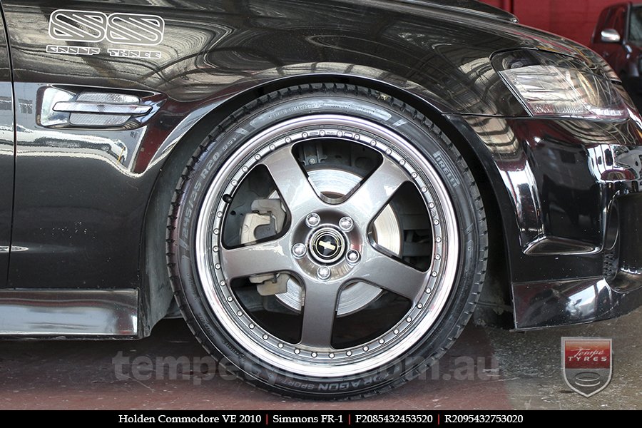 20x8.5 20x9.5 Simmons FR-1 Hyper Dark on HOLDEN COMMODORE VE