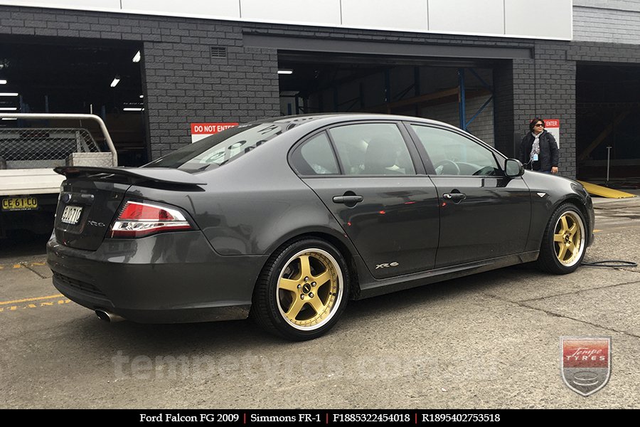 18x8.5 18x9.5 Simmons FR-1 Gold on FORD FALCON