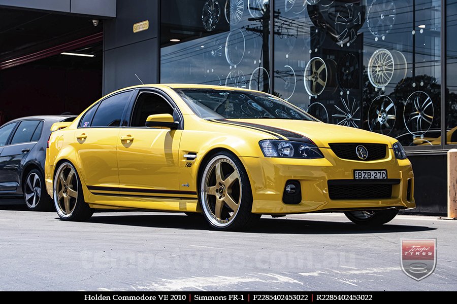 22x8.5 22x9.5 Simmons FR-1 Gold on HOLDEN COMMODORE VE