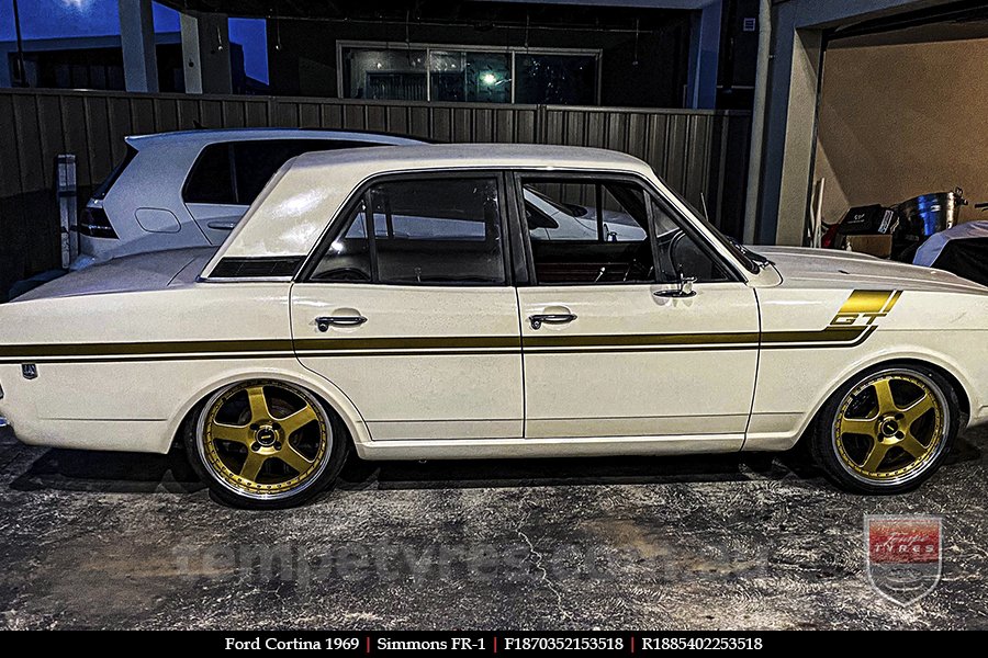 18x7.0 18x8.5 Simmons FR-1 Gold on FORD CORTINA