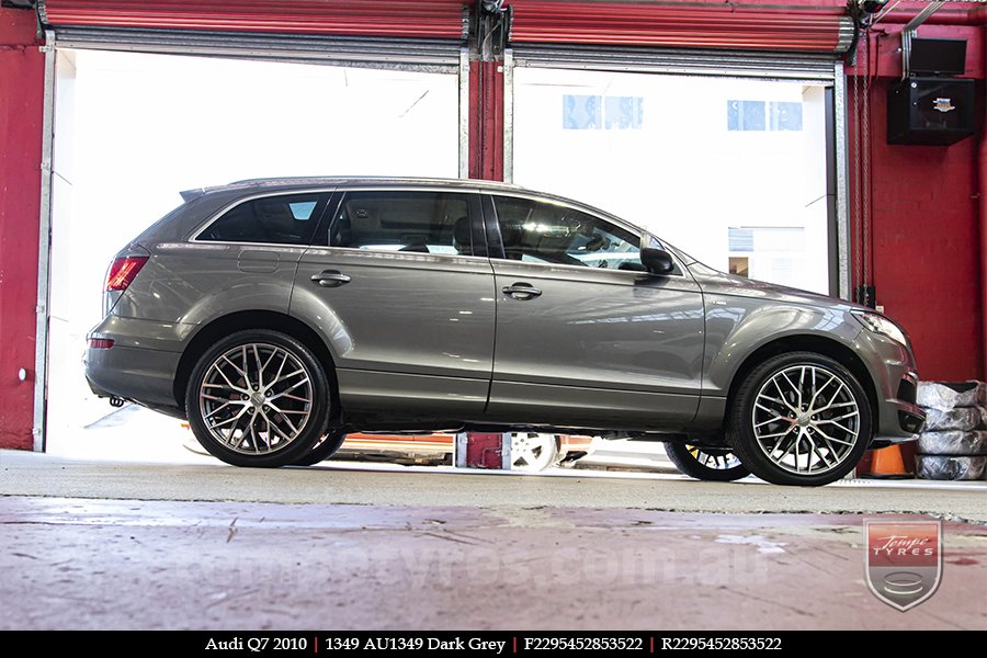 22x9.5 1349 AU1349 Dark Grey on AUDI Q7