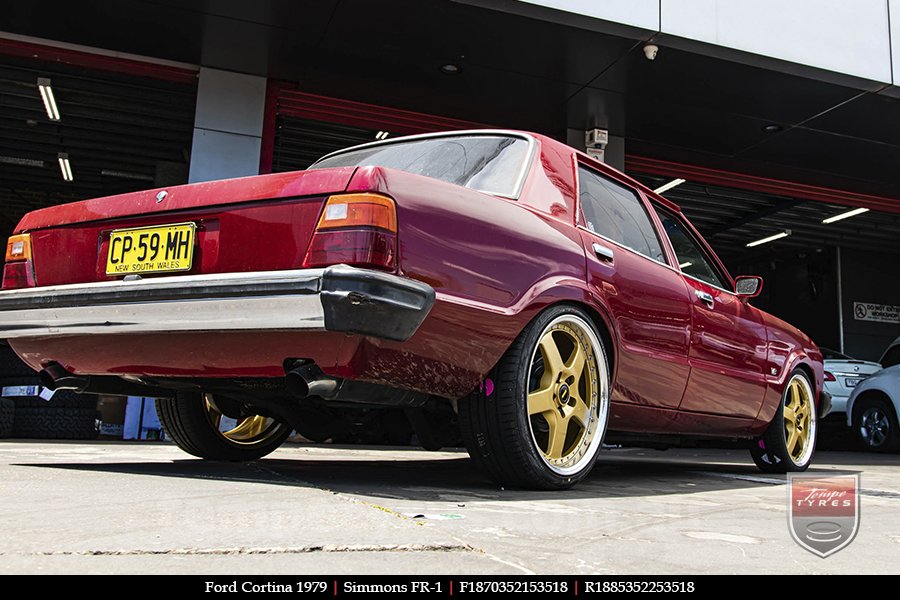 18x7.0 18x8.5 Simmons FR-1 Gold on FORD CORTINA