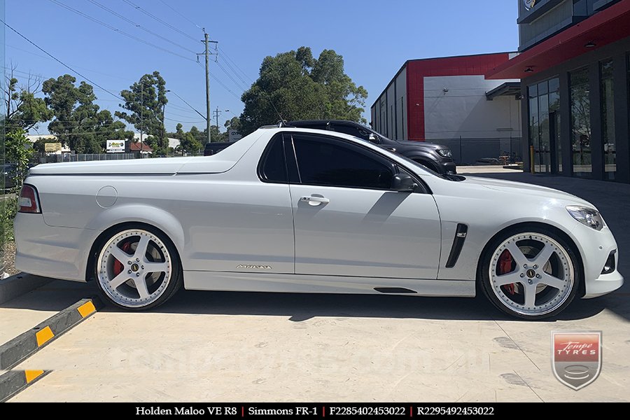 22x8.5 22x9.5 Simmons FR-1 White on HOLDEN Commodore Maloo