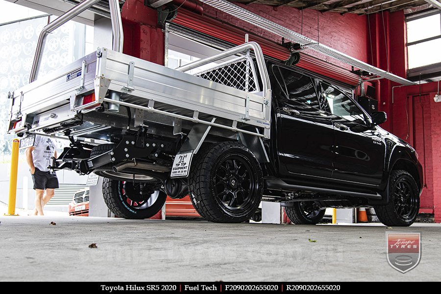 20x9.0 Fuel Tech on TOYOTA HILUX SR5