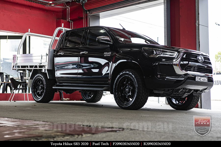 20x9.0 Fuel Tech on TOYOTA HILUX SR5