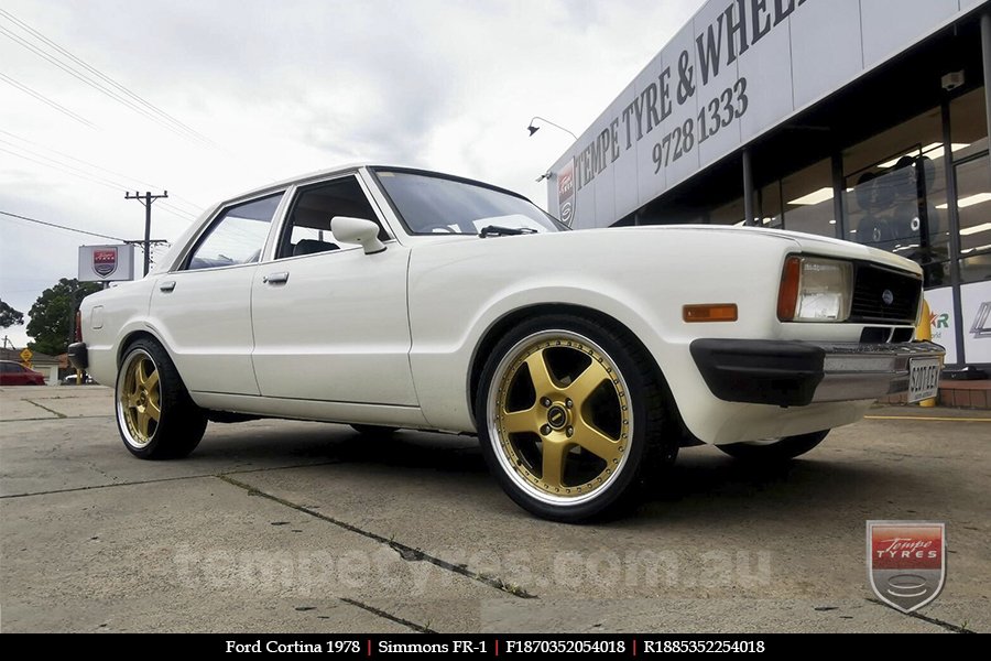 18x7.0 18x8.5 Simmons FR-1 Gold on FORD CORTINA