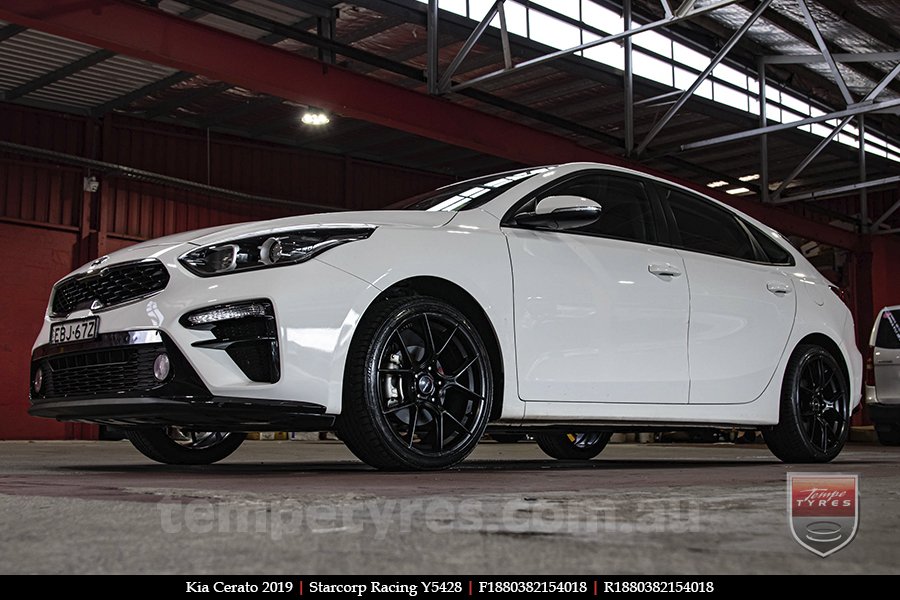 18x8.0 Starcorp Racing Y5428 on KIA CERATO