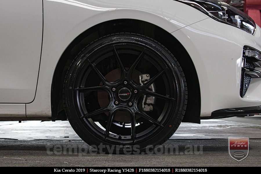 18x8.0 Starcorp Racing Y5428 on KIA CERATO