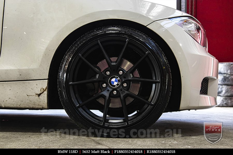 18x8.0 5652 Matt Black on BMW 1 SERIES