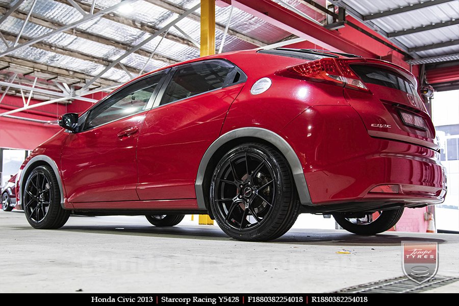 18x8.0 Starcorp Racing Y5428 on HONDA CIVIC