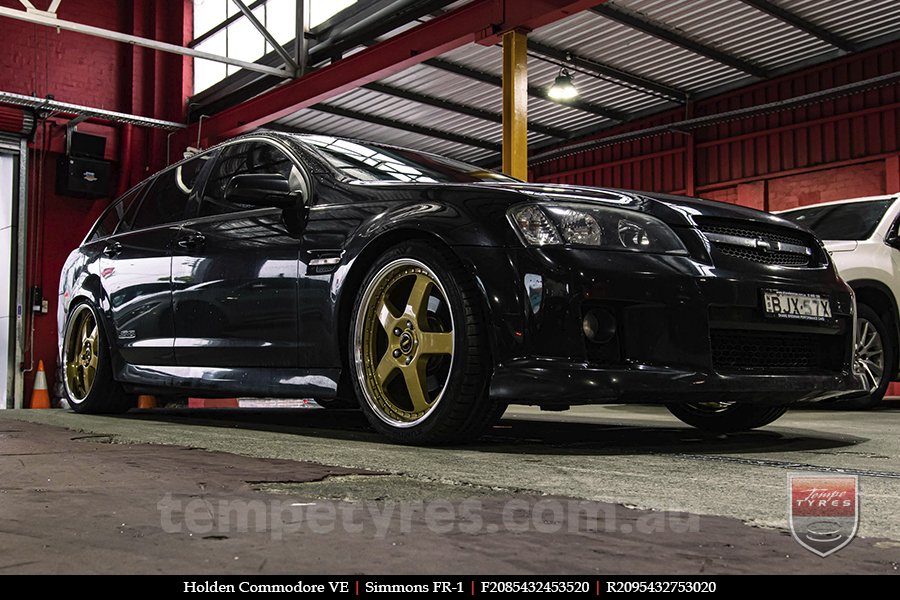 20x8.5 20x9.5 Simmons FR-1 Gold on HOLDEN COMMODORE VE