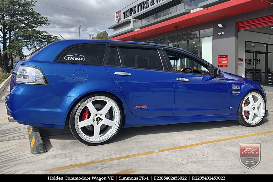 22x8.5 22x9.5 Simmons FR-1 White on HOLDEN COMMODORE VE