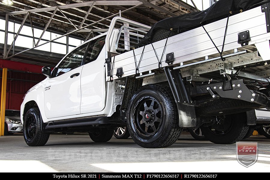 17x9.0 Simmons MAX T12 MK on TOYOTA HILUX