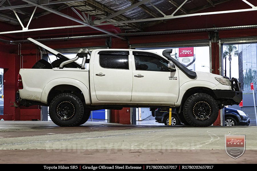 17x8.0 Grudge Offroad Steel Extreme on TOYOTA HILUX SR5