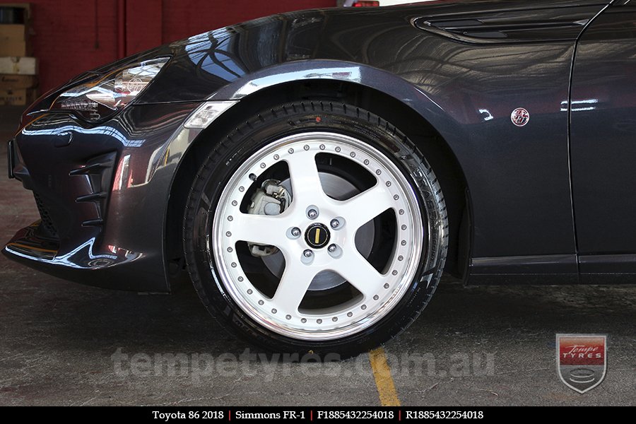 18x8.5 Simmons FR-1 White on TOYOTA 86