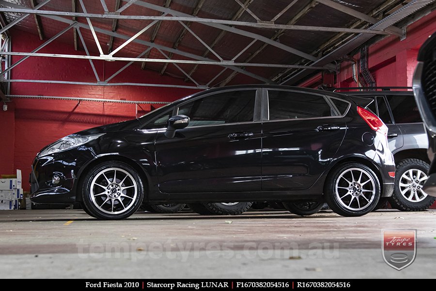 16x7.0 Starcorp Racing LUNAR on FORD FIESTA