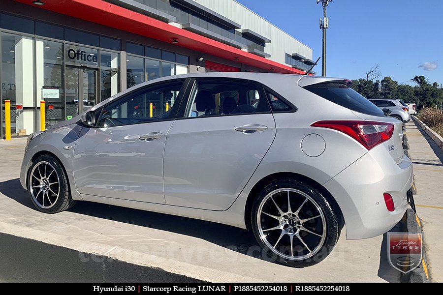 18x8.5 Starcorp Racing LUNAR on HYUNDAI i30