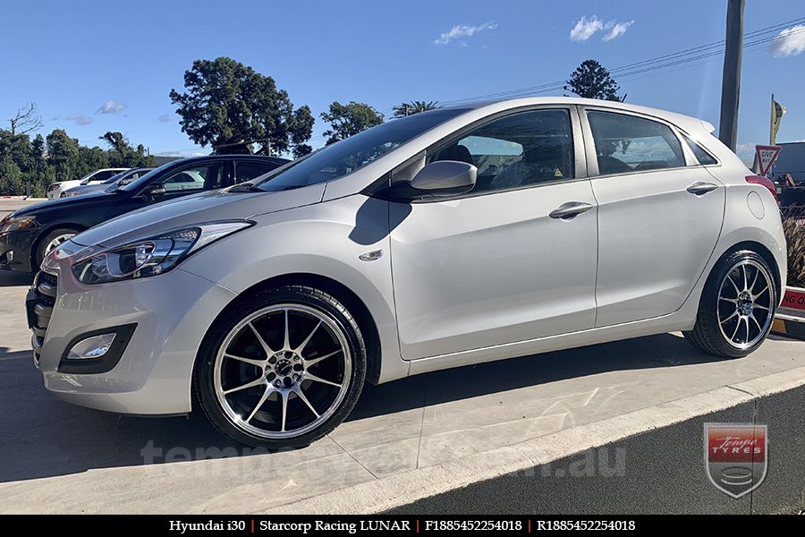 18x8.5 Starcorp Racing LUNAR on HYUNDAI i30