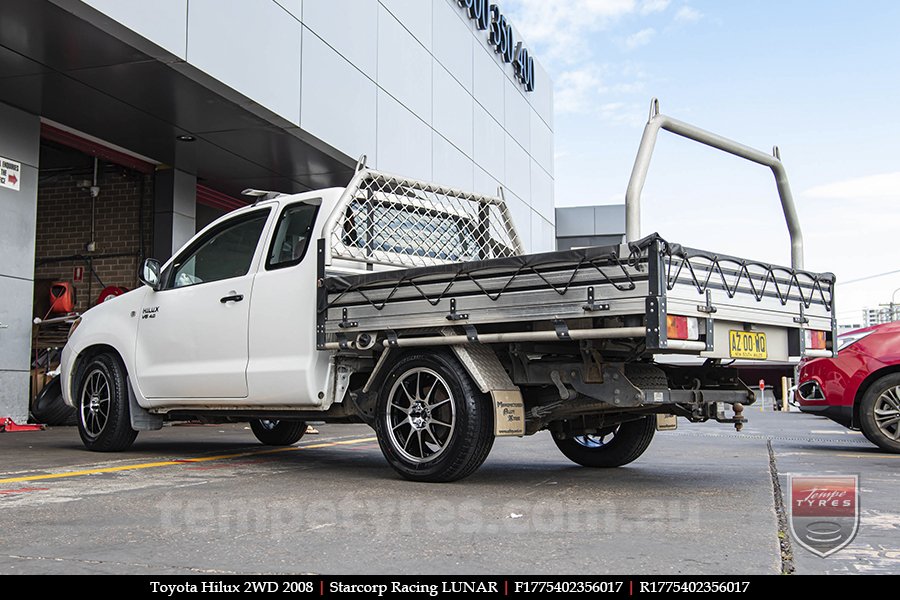 17x7.5 Starcorp Racing LUNAR on TOYOTA HILUX