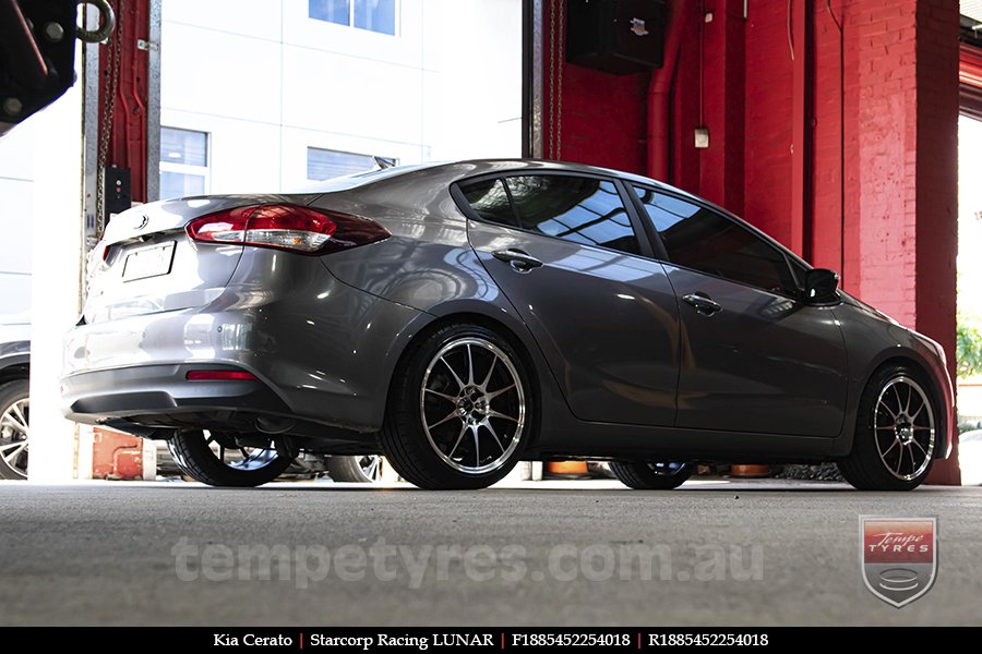 18x8.5 Starcorp Racing LUNAR on KIA CERATO