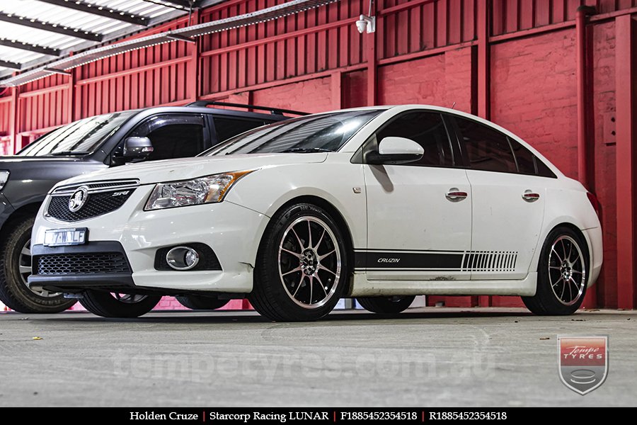 18x8.5 Starcorp Racing LUNAR on HOLDEN CRUZE 